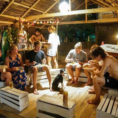 Auberge de jeunesse Chez Podi Surfcamp à Mirissa Extérieur photo