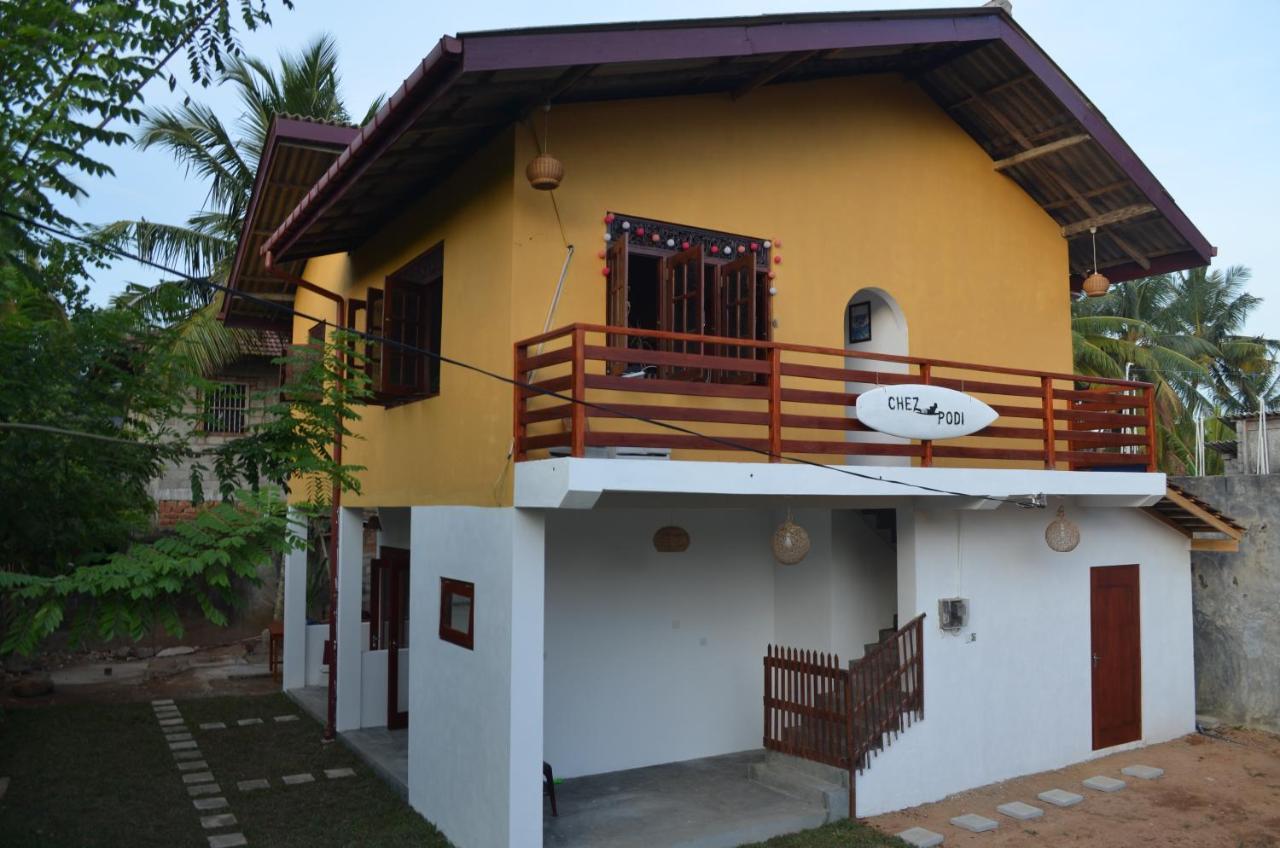 Auberge de jeunesse Chez Podi Surfcamp à Mirissa Extérieur photo