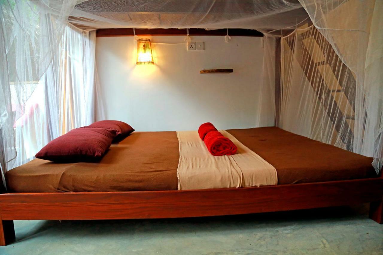 Auberge de jeunesse Chez Podi Surfcamp à Mirissa Extérieur photo