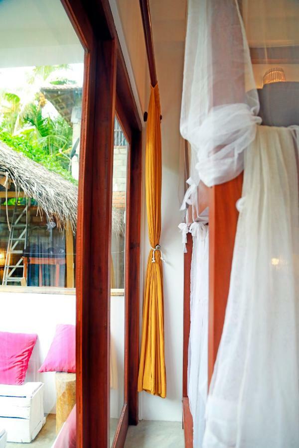 Auberge de jeunesse Chez Podi Surfcamp à Mirissa Extérieur photo